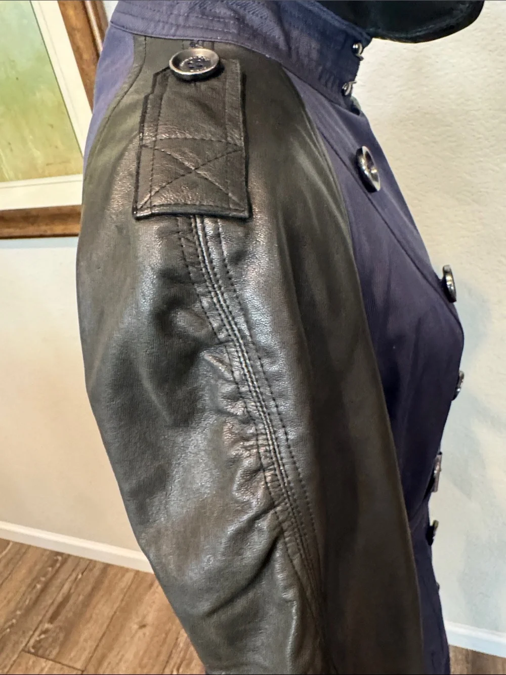 Authentic Burberry Navy Trench Coat with Black Leather Sleeves - Picture 6 of 16